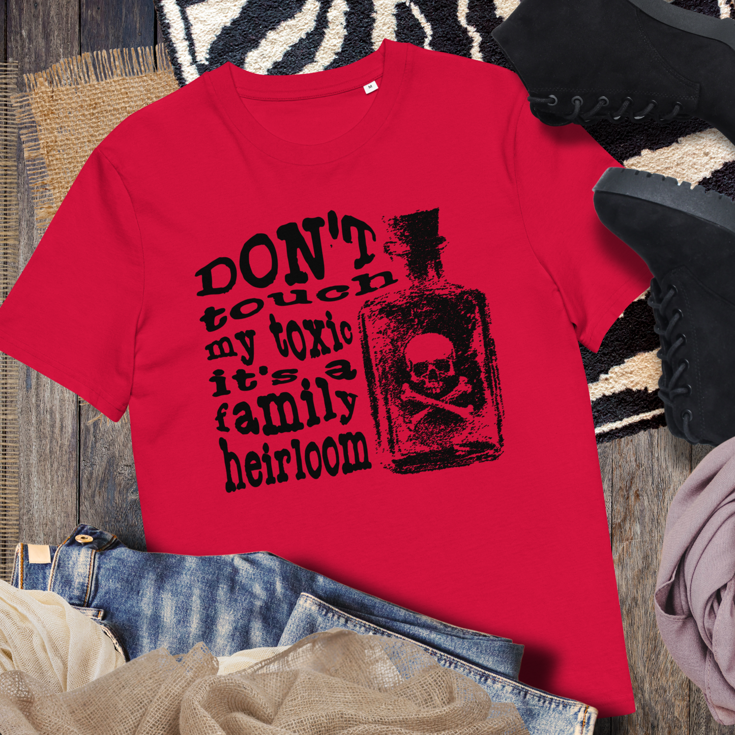 Uni Fair Trade 'Toxic' T-Shirt with the Theme of Black Humor and Hyperbole in Certified Quality⎜Caccao
