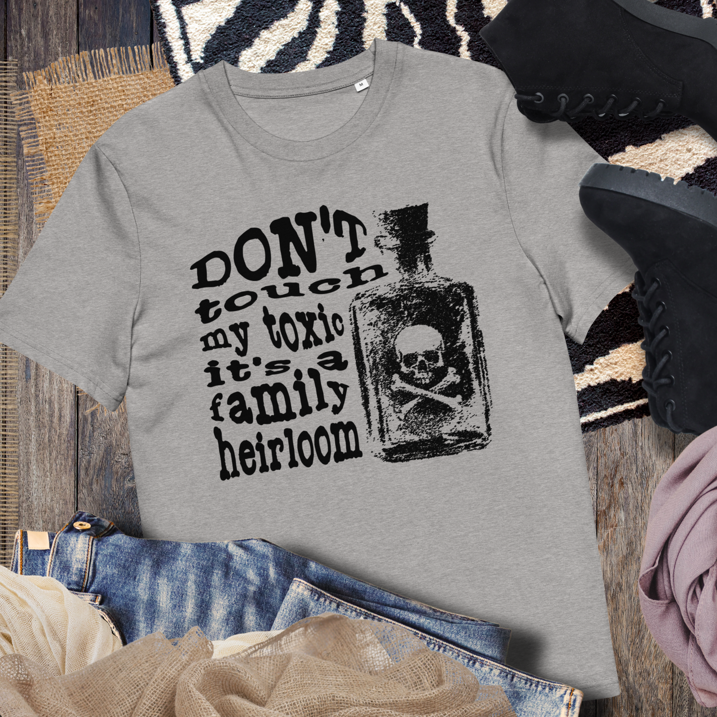 Uni Fair Trade 'Toxic' T-Shirt with the Theme of Black Humor and Hyperbole in Certified Quality⎜Caccao