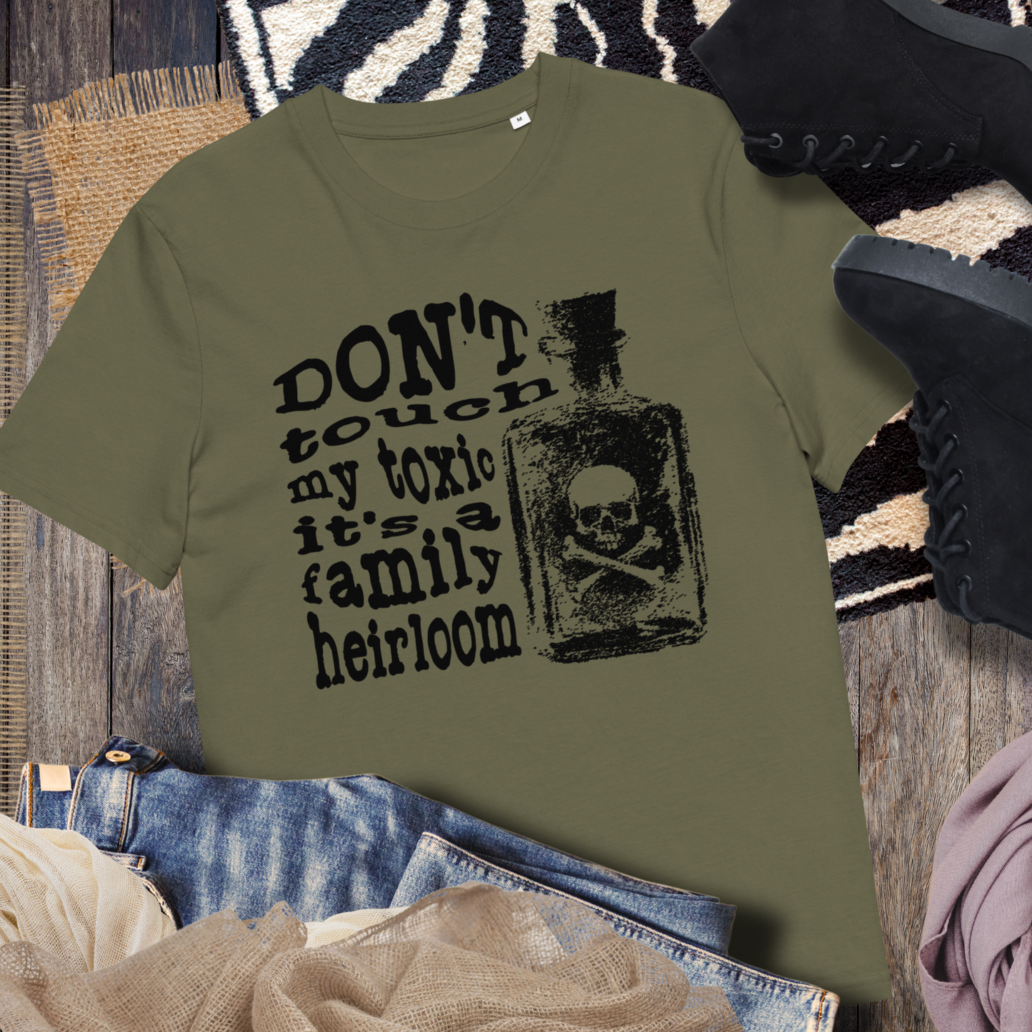 Uni Fair Trade 'Toxic' T-Shirt with the Theme of Black Humor and Hyperbole in Certified Quality⎜Caccao