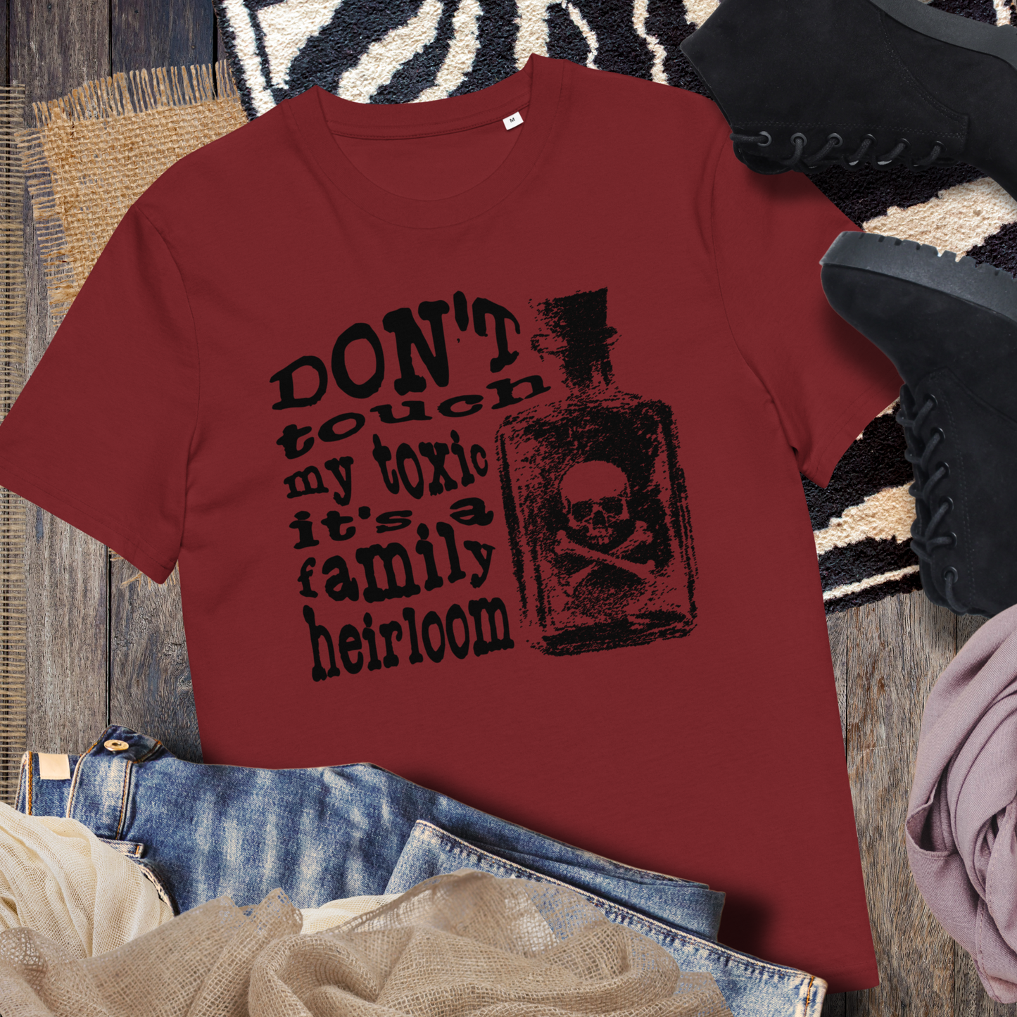 Uni Fair Trade 'Toxic' T-Shirt with the Theme of Black Humor and Hyperbole in Certified Quality⎜Caccao
