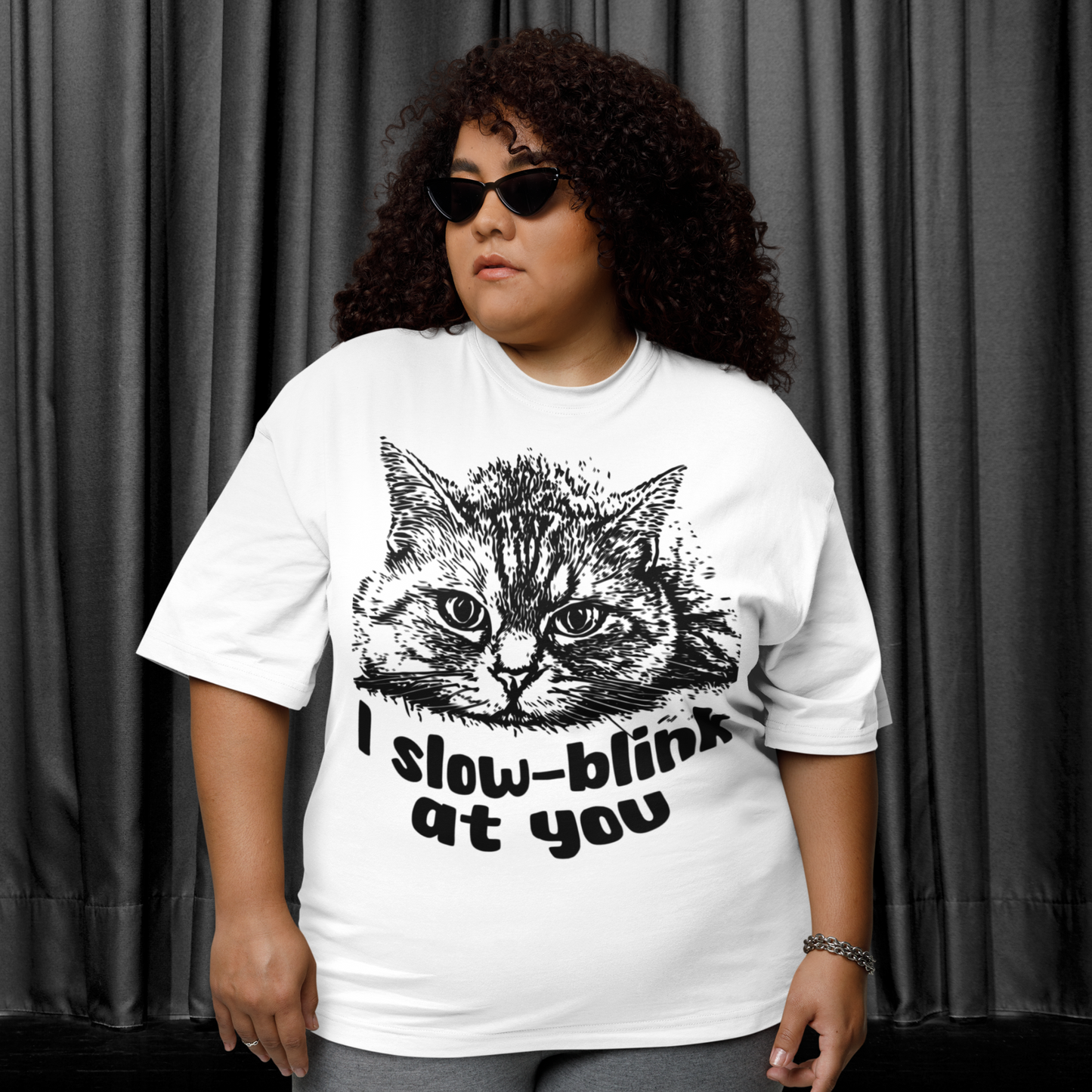 🇬🇧🇨🇿 Women's Boxy "I slow blink at you" T-shirt in Fair Trade, Circular &amp; Slow Fashion Mode - Shipped from UK │ Caccao